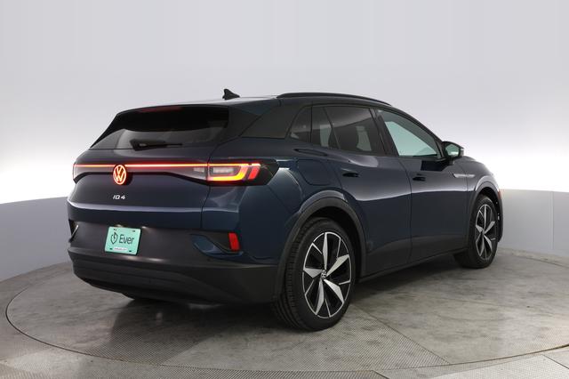 2023 Volkswagen ID.4 — photo 2 of 21
