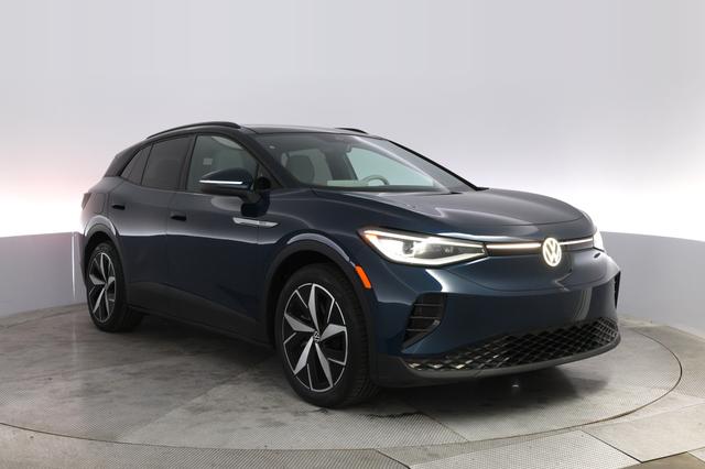 2023 Volkswagen ID.4 — photo 10 of 21