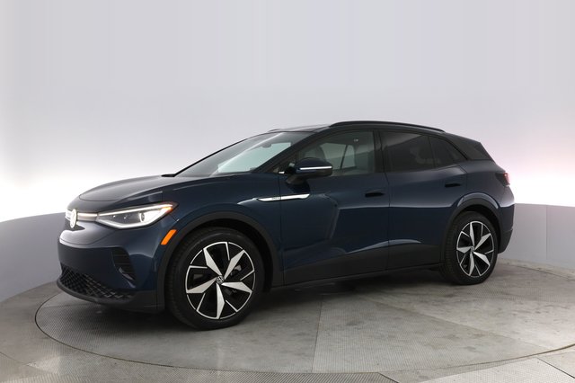 2023 Volkswagen ID.4 — photo 14 of 21