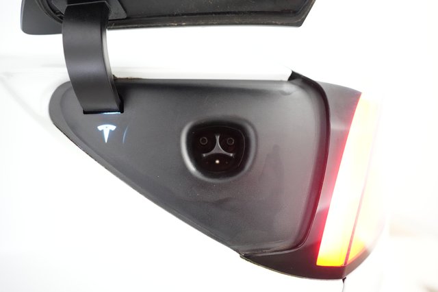 2023 Tesla Model 3 — photo 8 of 23