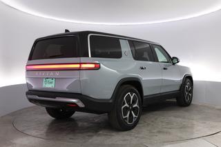 2023 Rivian R1S — photo 2 of 22