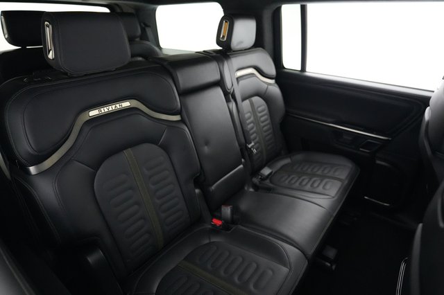 2023 Rivian R1S — photo 4 of 22