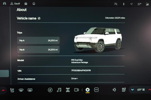 2023 Rivian R1S — photo 5 of 23