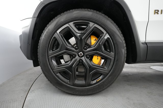 2023 Rivian R1S — photo 15 of 23