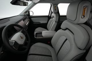 2023 Rivian R1S — photo 3 of 23
