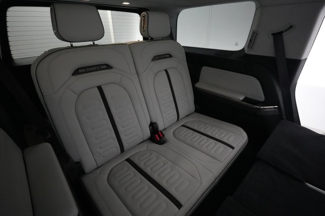 2023 Rivian R1S — photo 20 of 23