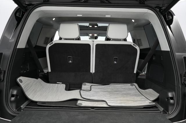 2023 Rivian R1S — photo 6 of 23