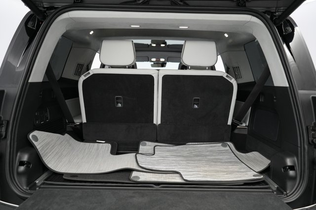 2023 Rivian R1S — photo 6 of 23