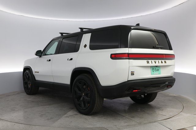 2023 Rivian R1S — photo 13 of 23