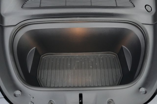 2024 Tesla Model Y — photo 20 of 21