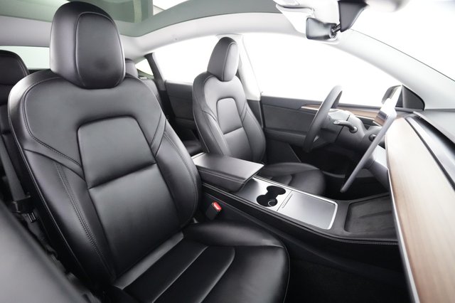 2024 Tesla Model Y — photo 18 of 21