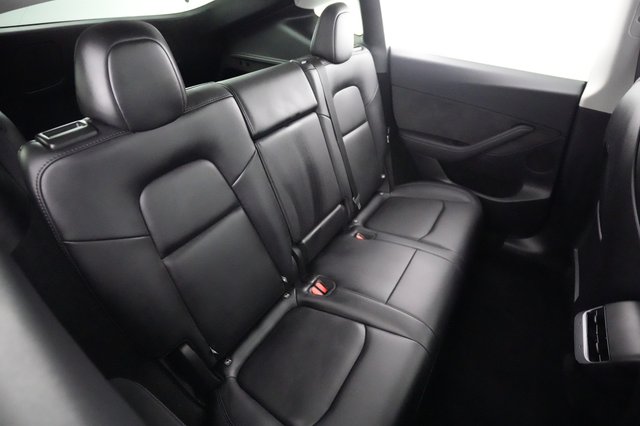 2024 Tesla Model Y — photo 4 of 21