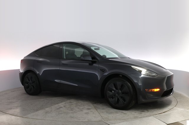 2024 Tesla Model Y — photo 11 of 21