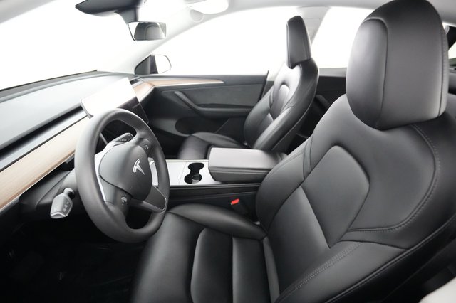 2024 Tesla Model Y — photo 3 of 21
