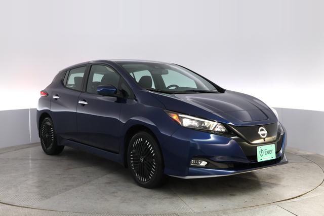 2025 Nissan LEAF — photo 10 of 20