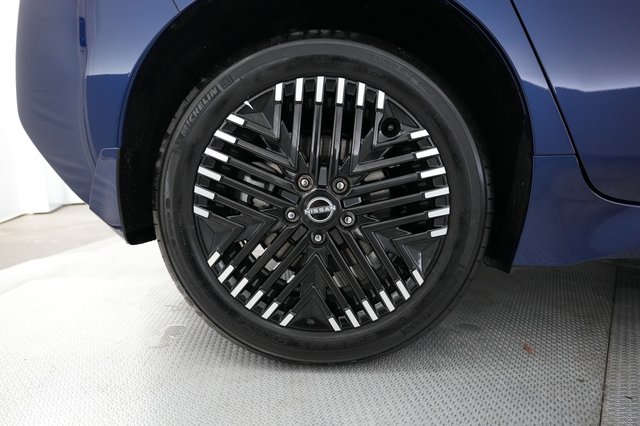 2025 Nissan LEAF — photo 15 of 20