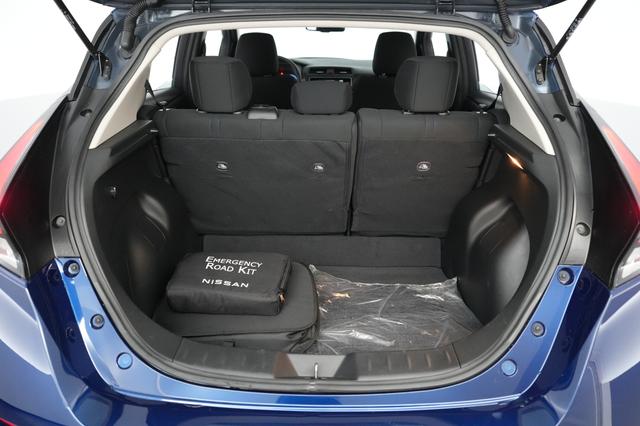 2025 Nissan LEAF — photo 6 of 20