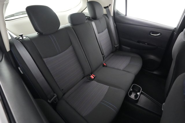 2025 Nissan LEAF — photo 4 of 20
