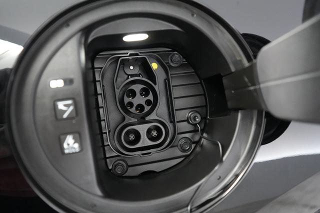 2023 Hyundai IONIQ 6 — photo 8 of 21