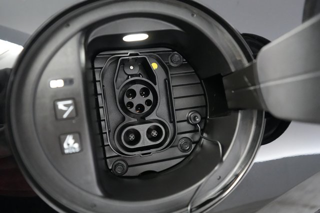 2023 Hyundai IONIQ 6 — photo 8 of 21