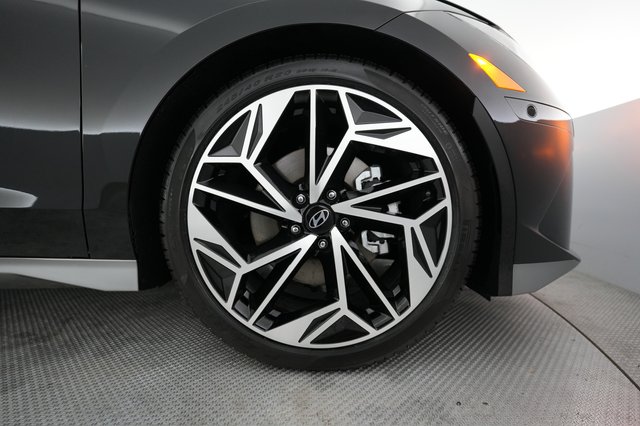 2023 Hyundai IONIQ 6 — photo 16 of 21
