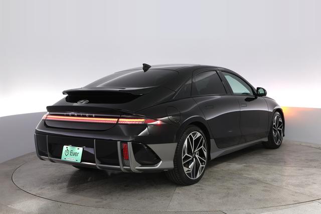 2023 Hyundai IONIQ 6 — photo 2 of 21