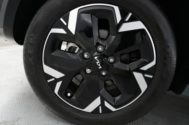 2023 Kia Niro EV — photo 16 of 22