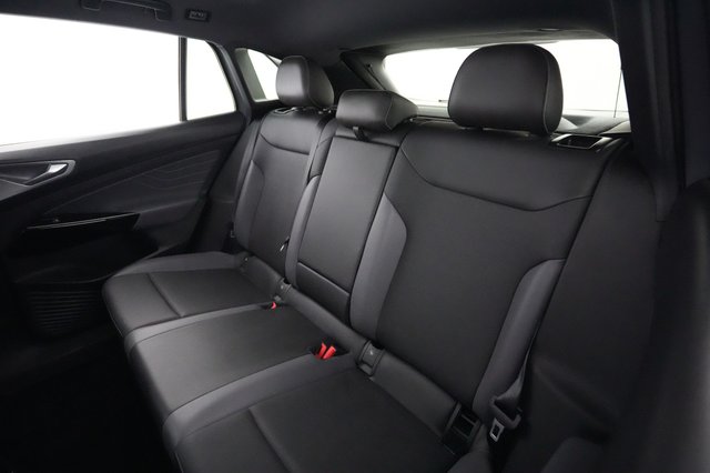 2023 Volkswagen ID.4 — photo 19 of 20