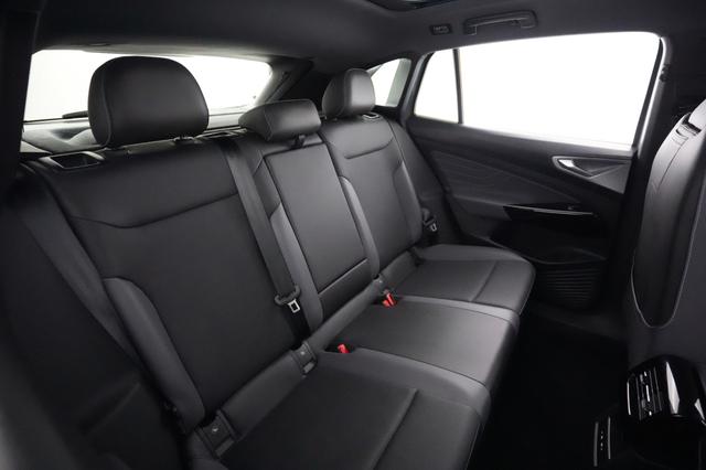 2023 Volkswagen ID.4 — photo 4 of 20