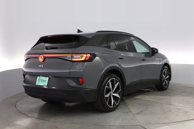 2023 Volkswagen ID.4 — photo 2 of 20