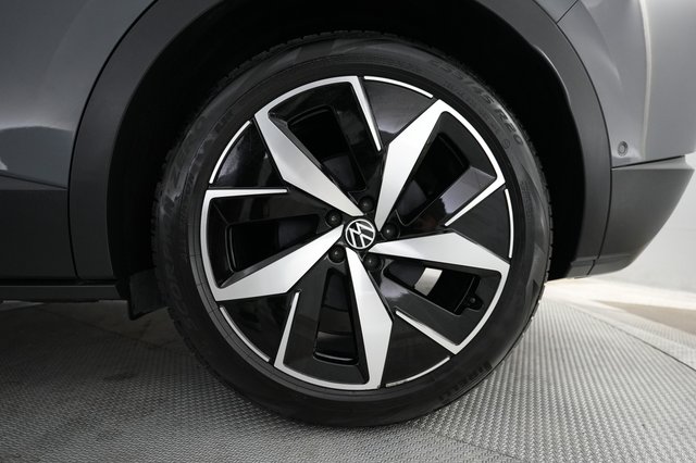 2023 Volkswagen ID.4 — photo 7 of 20