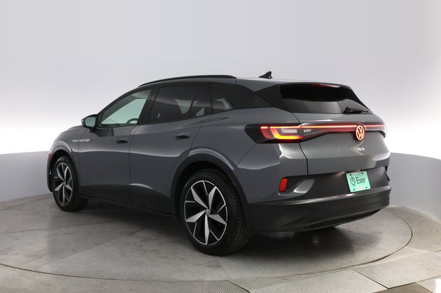 2023 Volkswagen ID.4 — photo 13 of 20