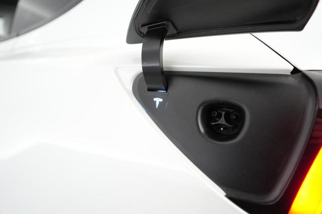 2023 Tesla Model 3 — photo 8 of 21