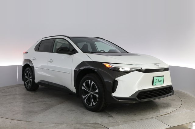 2024 Toyota bZ4X — photo 10 of 21
