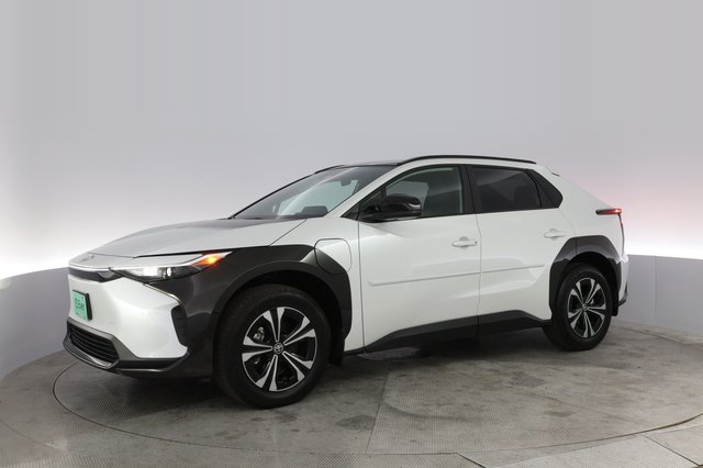 2024 Toyota bZ4X — photo 14 of 21