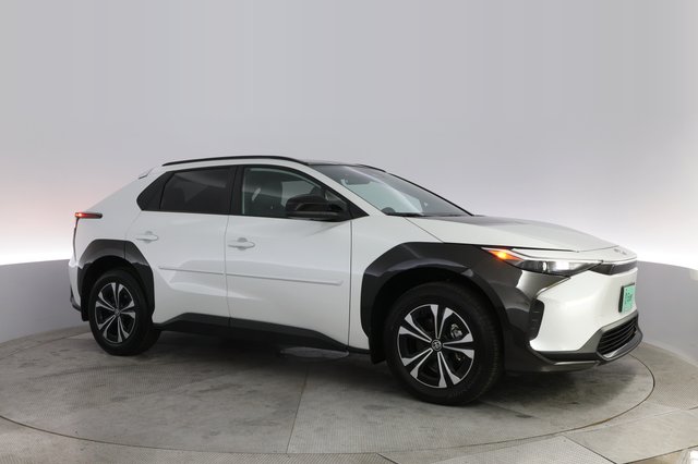 2024 Toyota bZ4X — photo 11 of 21