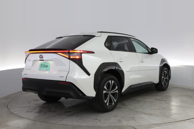 2024 Toyota bZ4X — photo 2 of 21