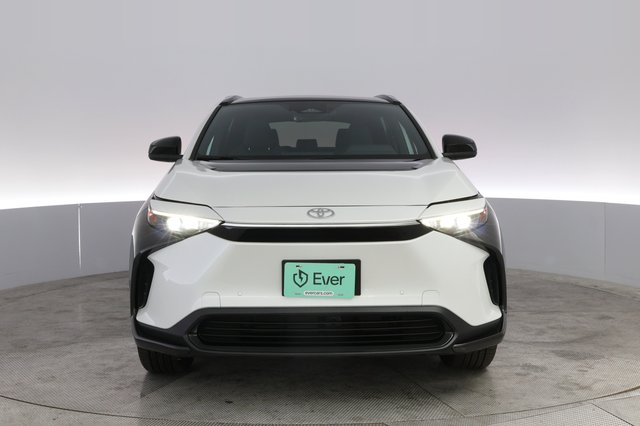 2024 Toyota bZ4X — photo 9 of 21