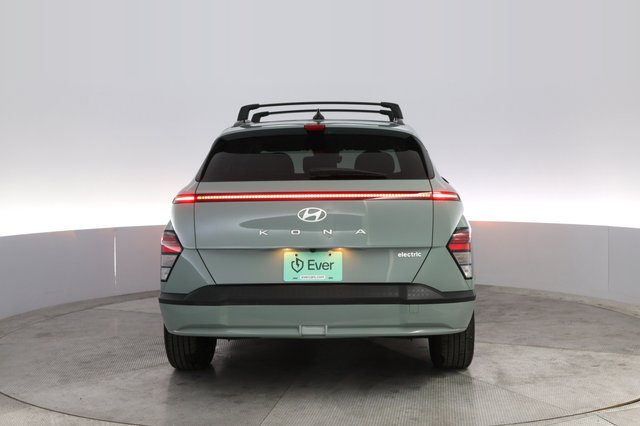 2024 Hyundai Kona Electric — photo 12 of 21
