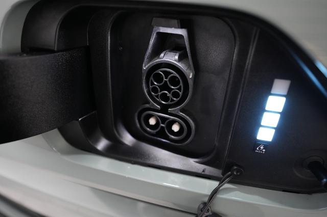 2024 Hyundai Kona Electric — photo 8 of 21
