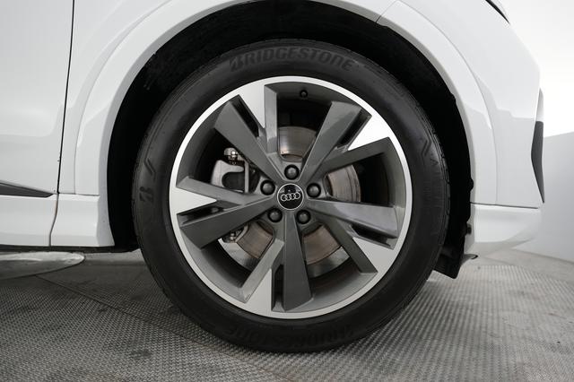 2024 Audi Q4 e-tron — photo 7 of 20