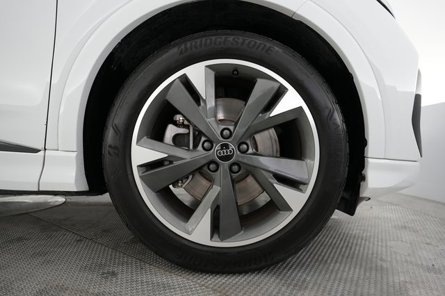 2024 Audi Q4 e-tron — photo 7 of 20