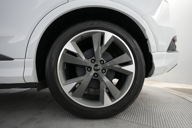2024 Audi Q4 e-tron — photo 16 of 20
