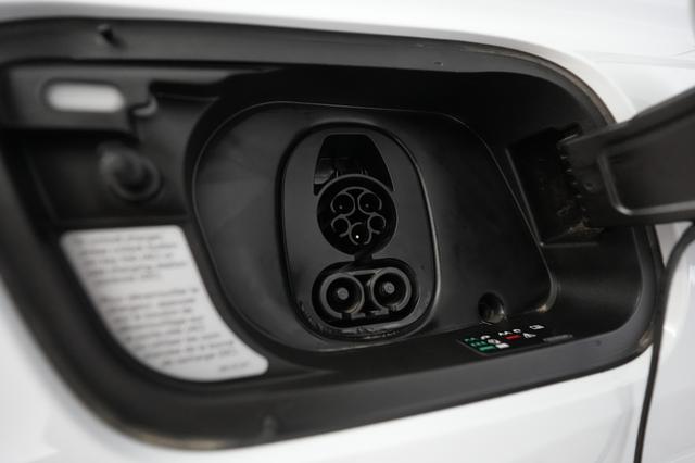 2024 Audi Q4 e-tron — photo 8 of 20