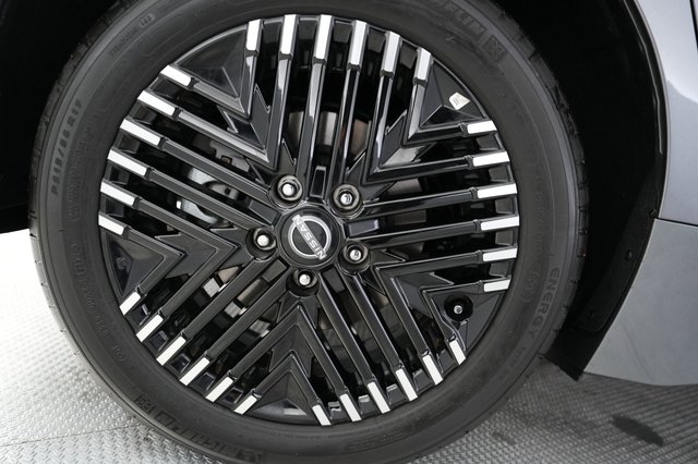 2024 Nissan LEAF — photo 7 of 20