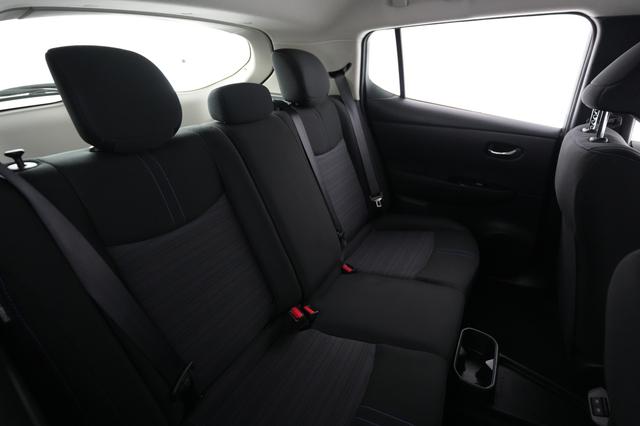 2024 Nissan LEAF — photo 4 of 20