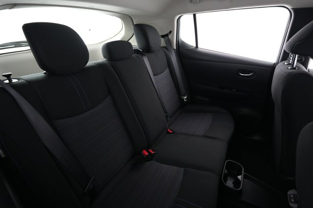 2024 Nissan LEAF — photo 4 of 20