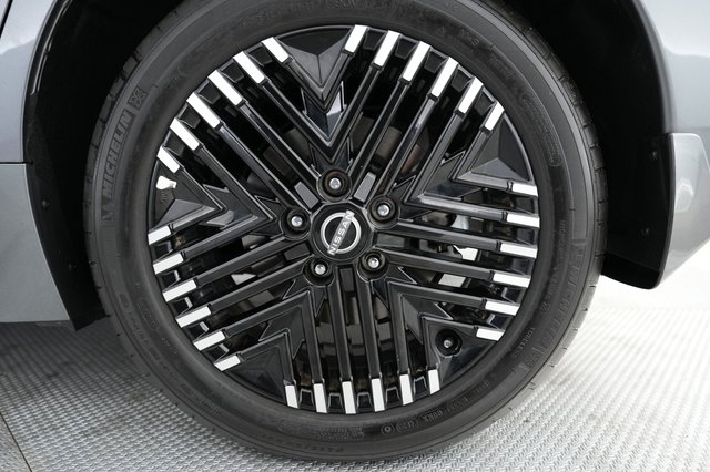 2024 Nissan LEAF — photo 15 of 20
