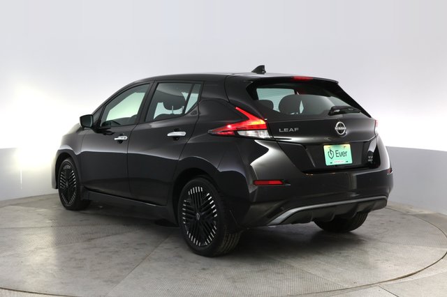 2024 Nissan LEAF — photo 13 of 20