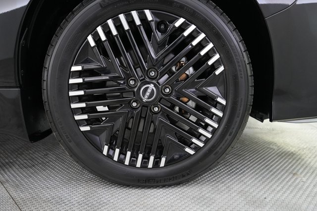2024 Nissan LEAF — photo 7 of 20